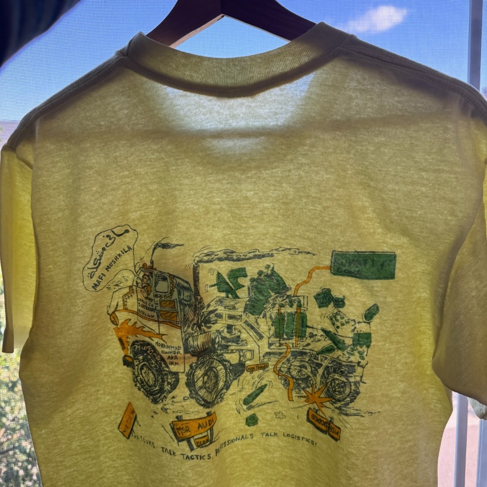 Vintage Desert Storm T-Shirt Mens L Yellow Army Military Truck Single Stitch